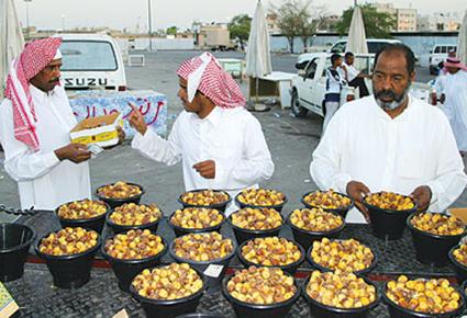 رمضان في السعودية: مذاق مختلف وعادات دينية أصيلة